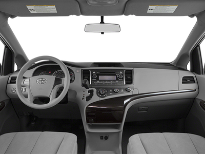 2014 Toyota Sienna XLE 8 Passenger