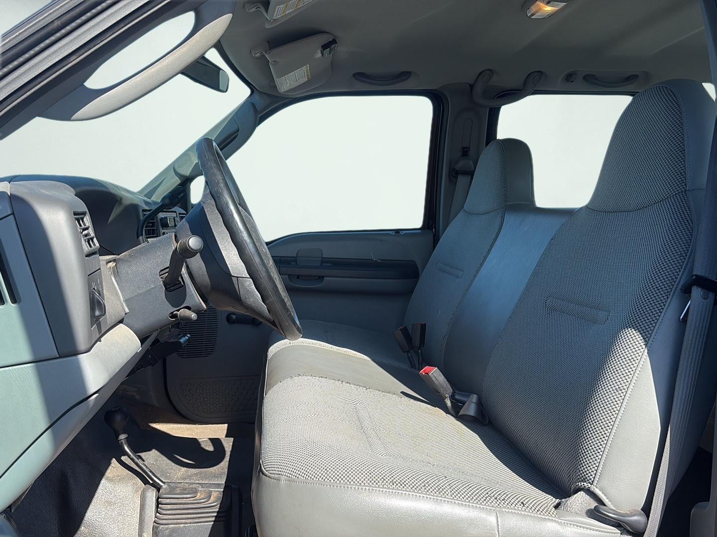 2004 Ford Super Duty F-250 Lariat