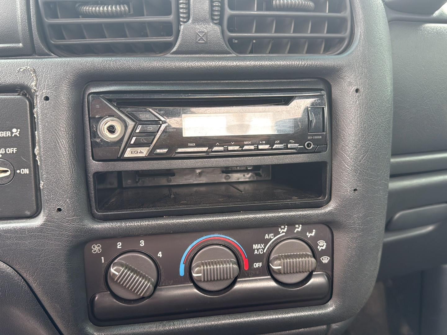 2003 GMC Sonoma SL