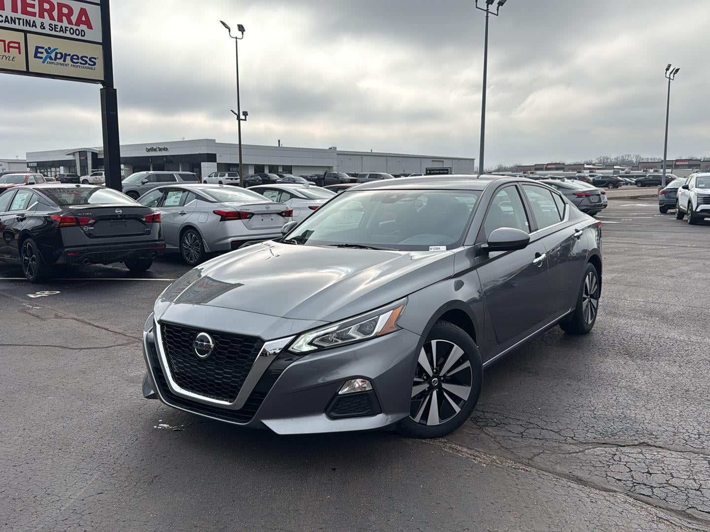 2022 Nissan Altima 2.5 SV