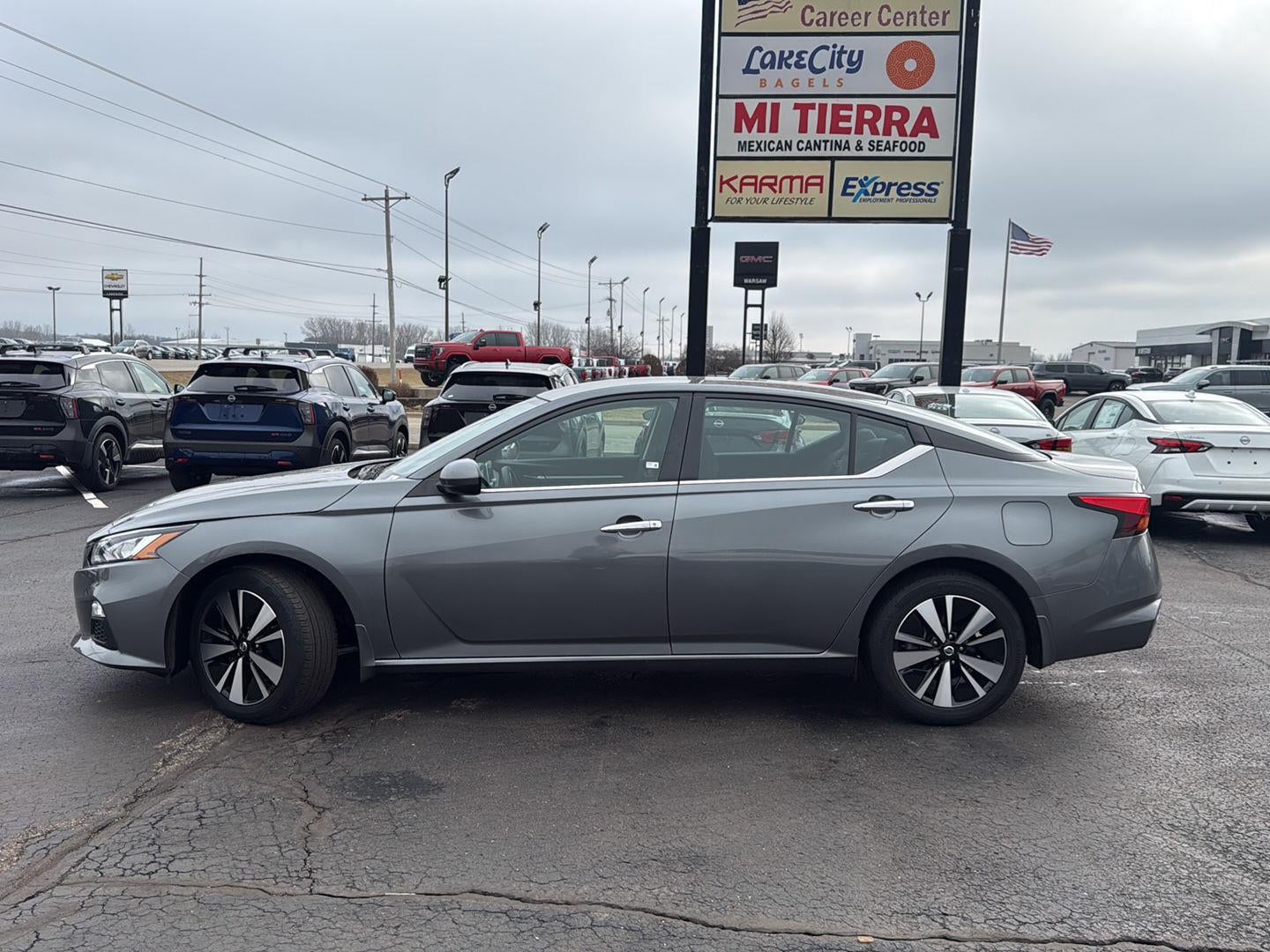 2022 Nissan Altima 2.5 SV