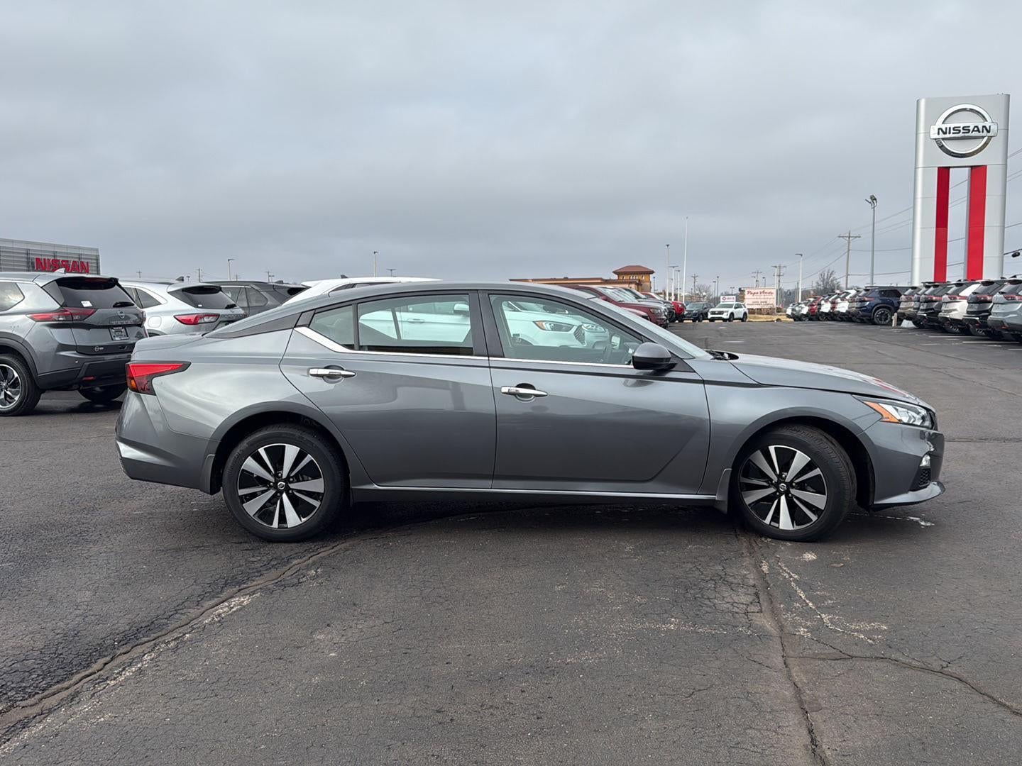 2022 Nissan Altima 2.5 SV