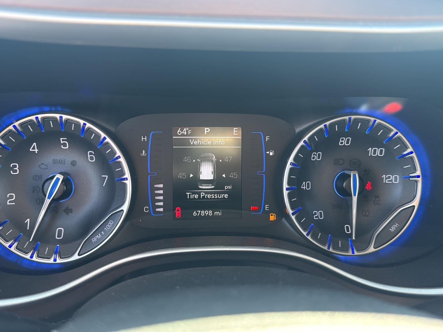 2023 Chrysler Voyager LX