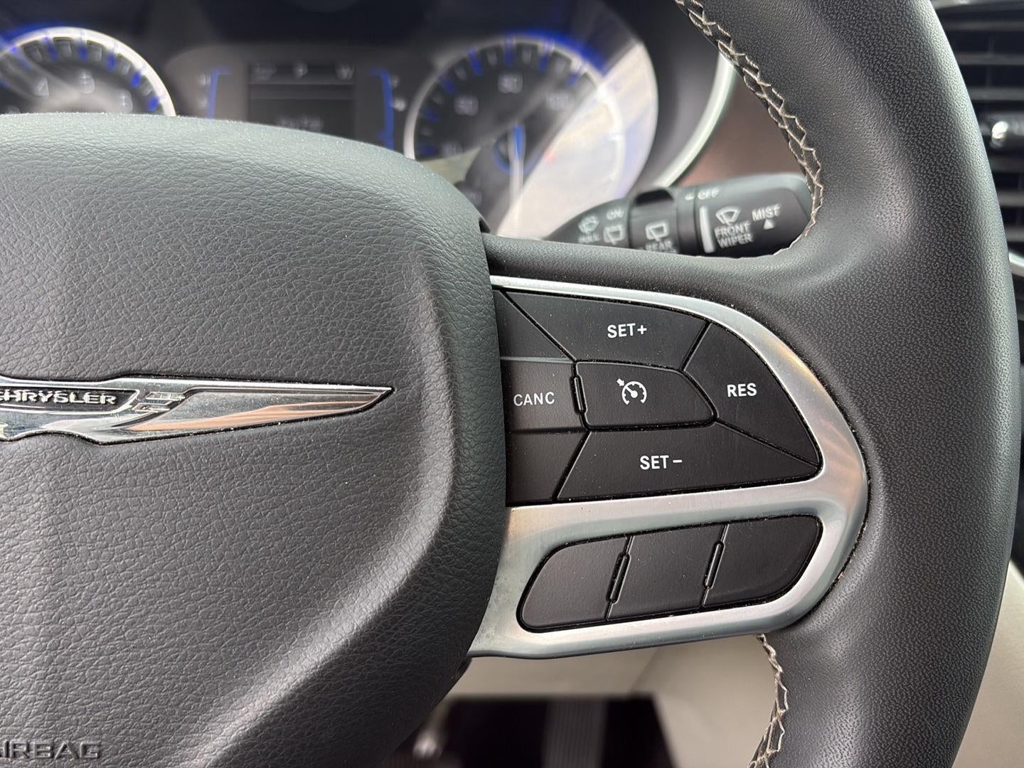2023 Chrysler Voyager LX