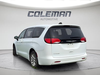 2023 Chrysler Voyager LX