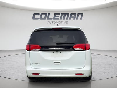 2023 Chrysler Voyager LX