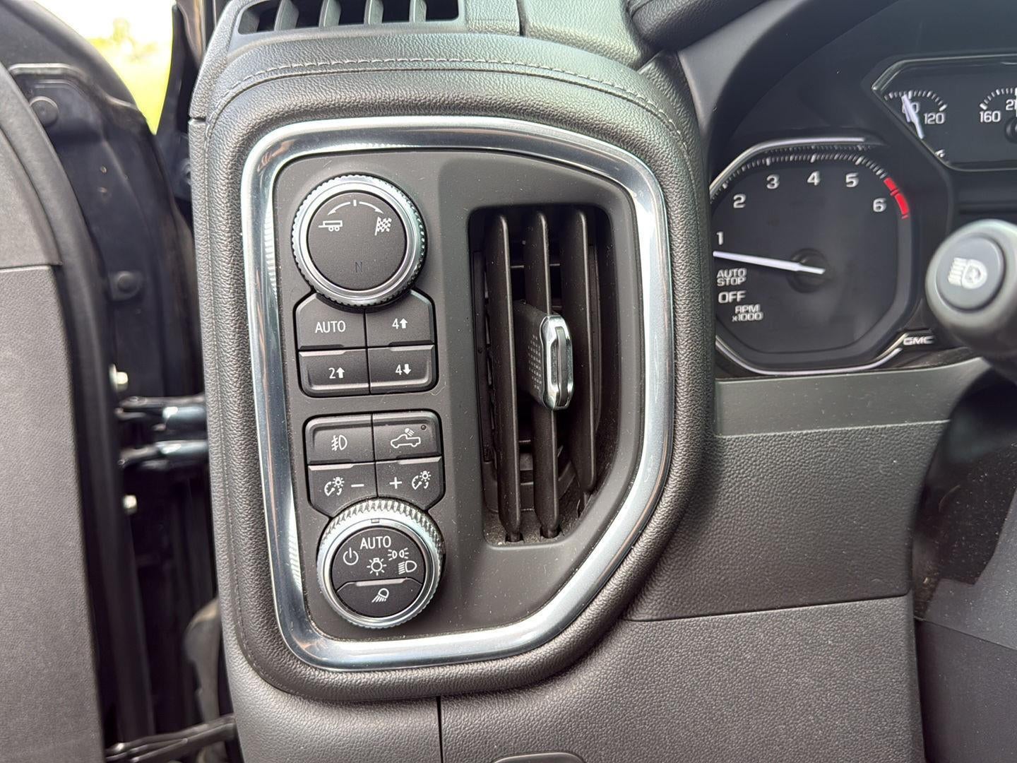 2019 GMC Sierra 1500 SLT Crew Cab Long Box 4WD