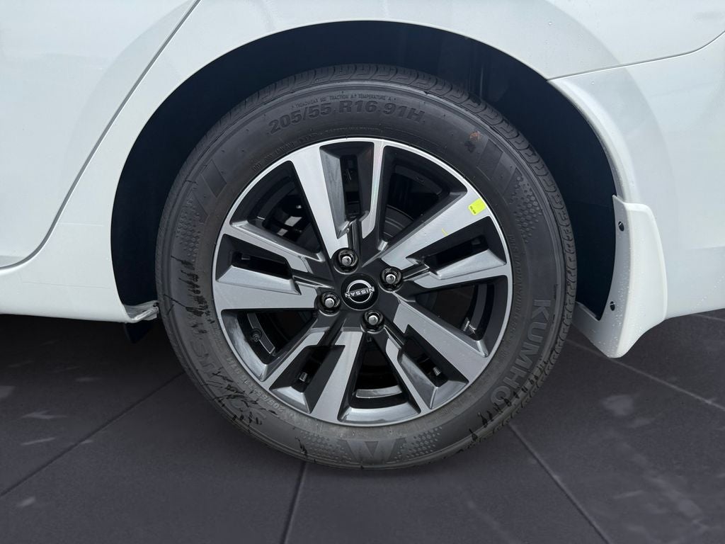 2025 Nissan Versa SV