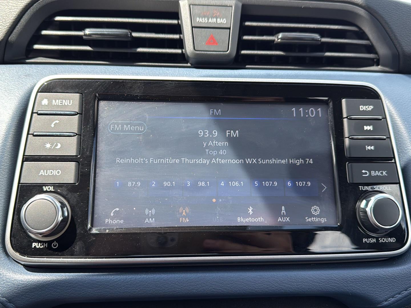 2025 Nissan Versa SV