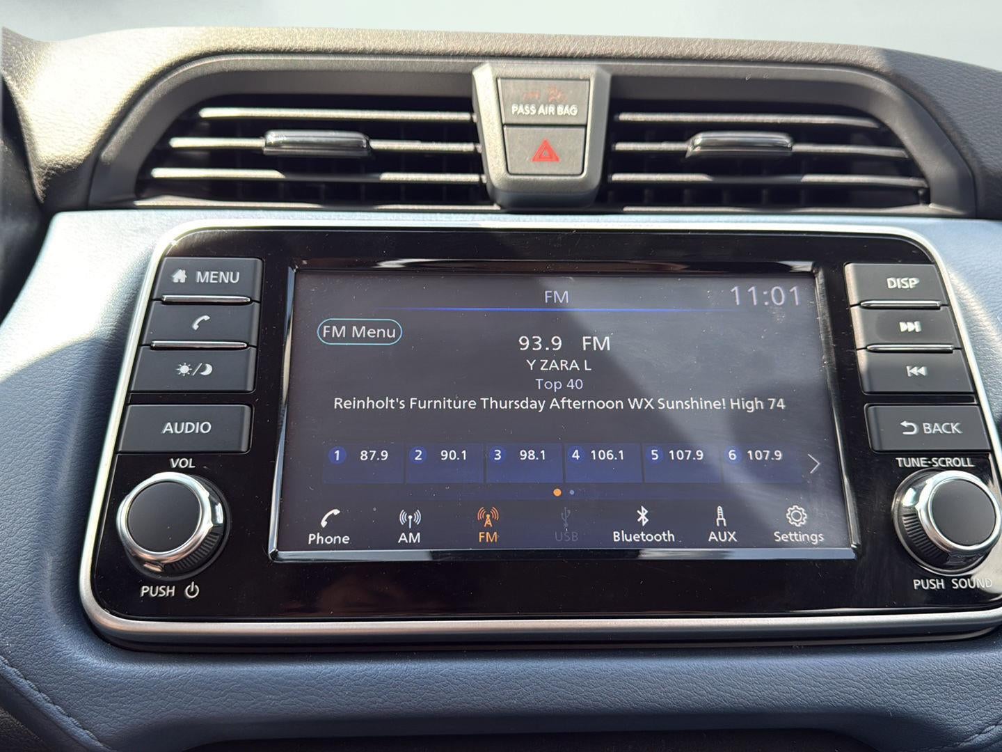 2025 Nissan Versa SV