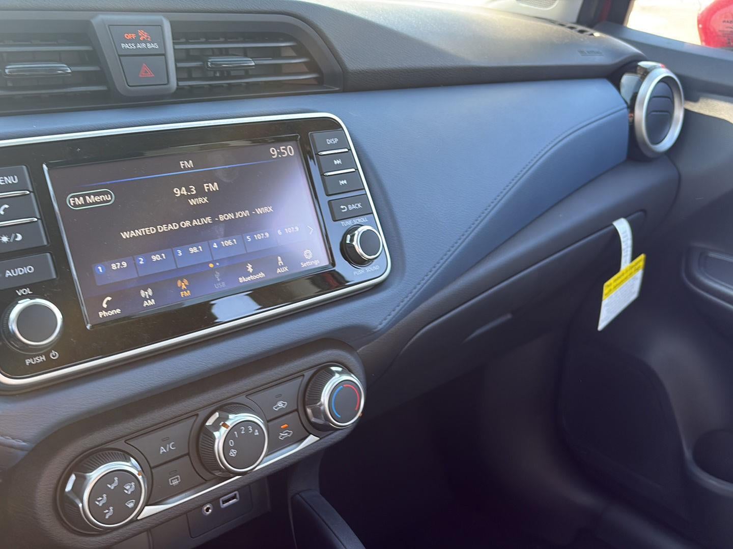 2025 Nissan Versa SV