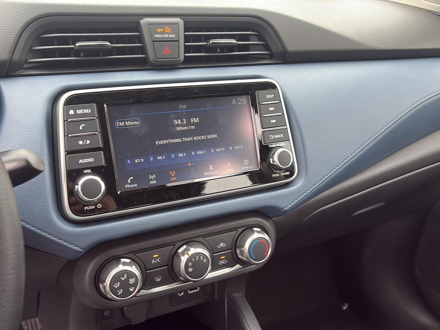 2025 Nissan Versa SV