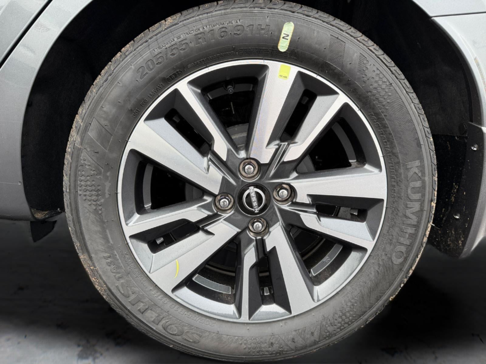 2025 Nissan Versa SV