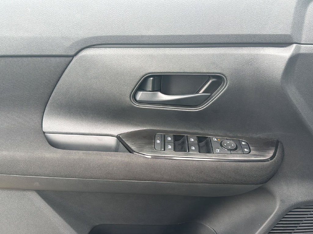 2027 Nissan Kicks S