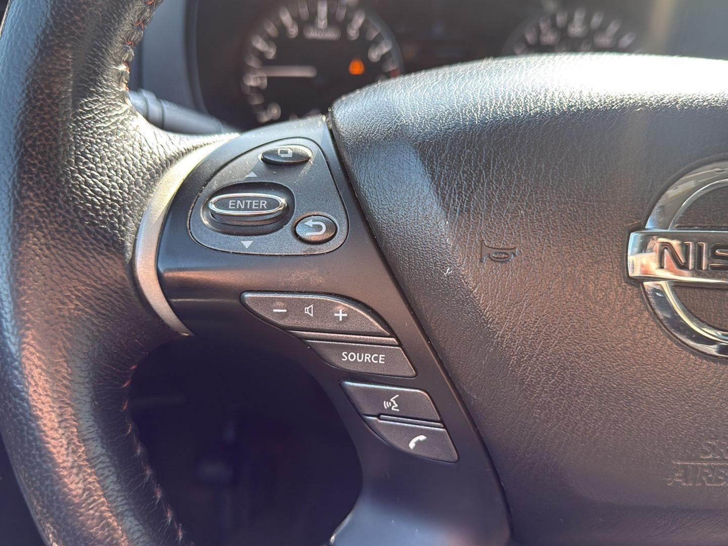 2020 Nissan Pathfinder SV