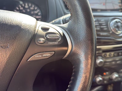 2020 Nissan Pathfinder SV