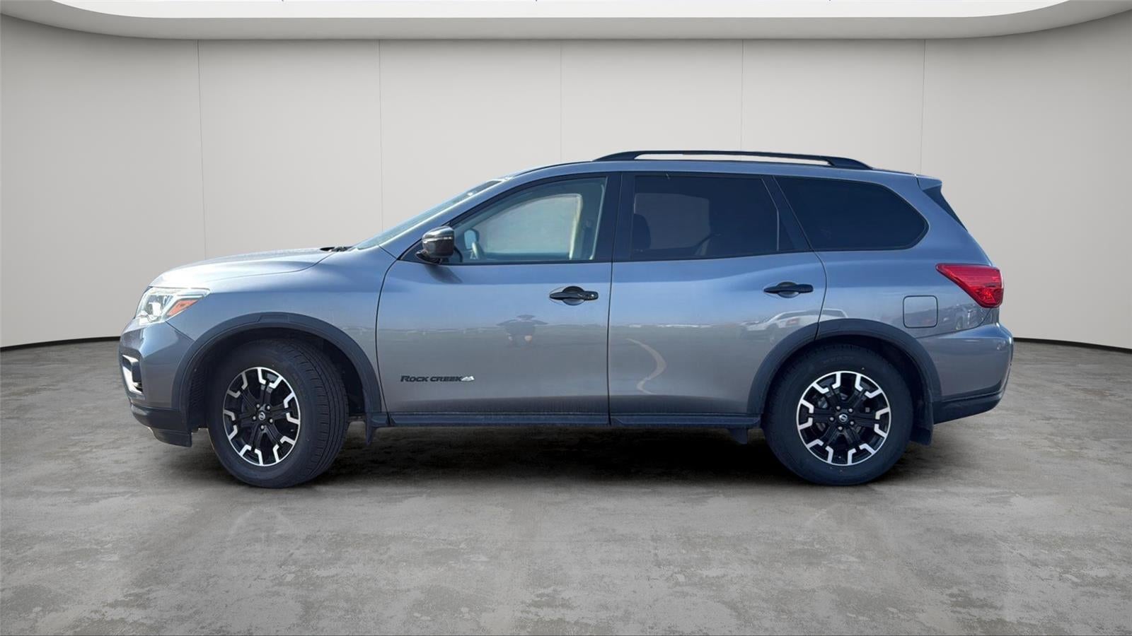 2020 Nissan Pathfinder SV