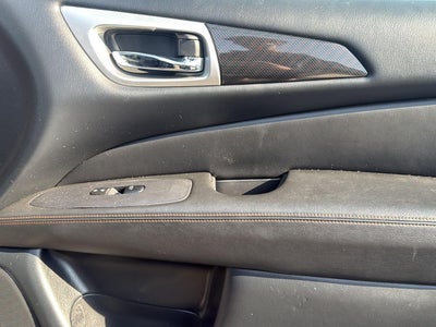 2020 Nissan Pathfinder SV