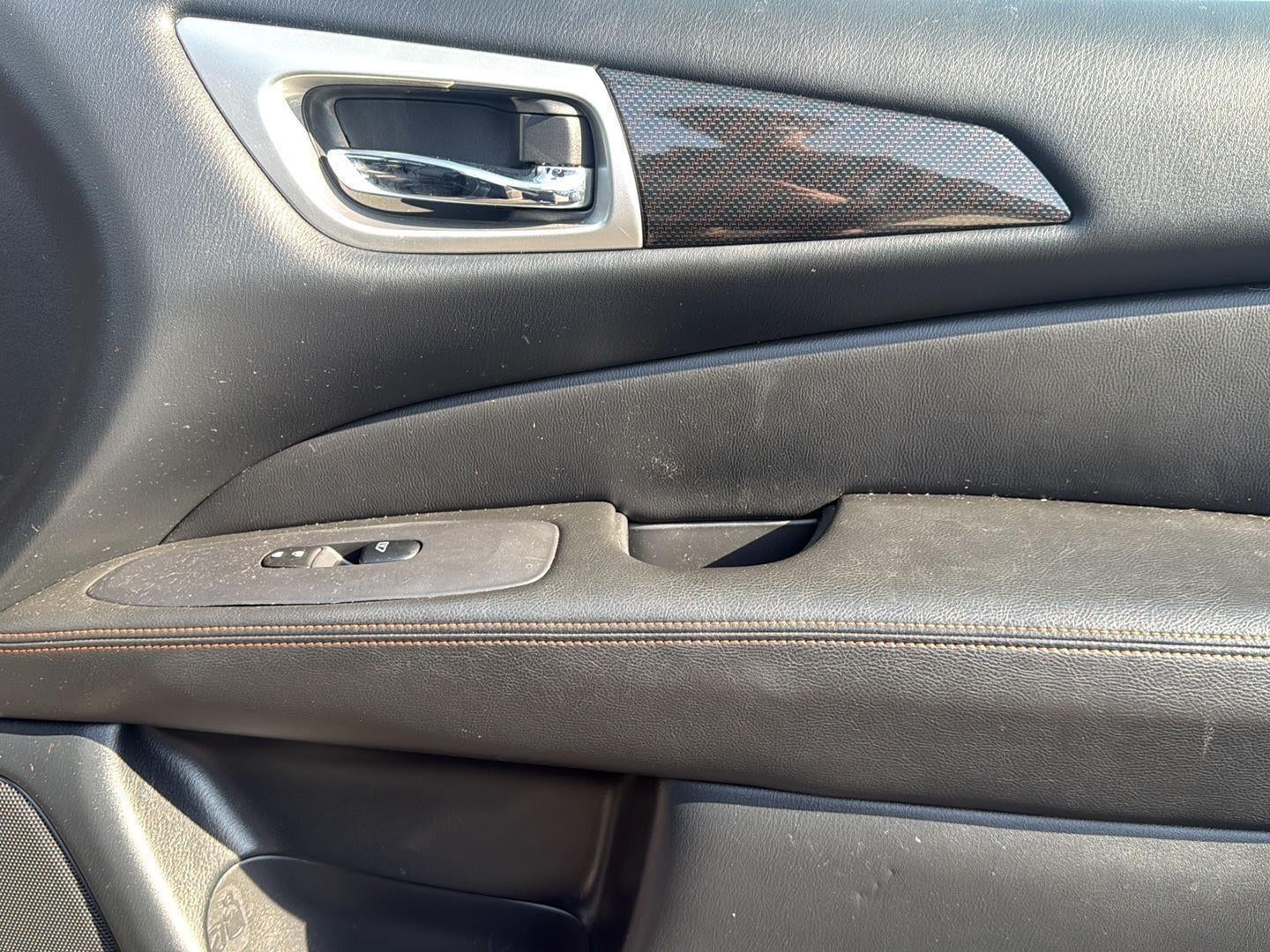 2020 Nissan Pathfinder SV