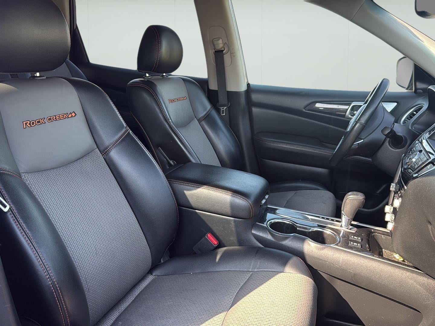 2020 Nissan Pathfinder SV