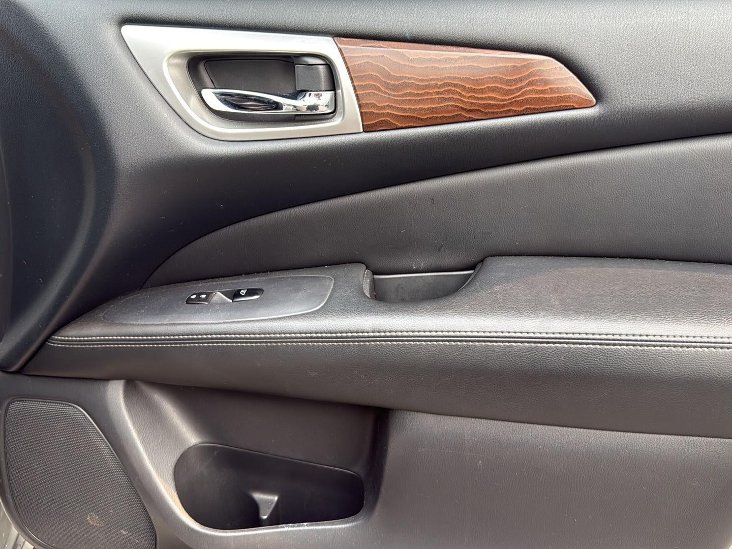 2017 Nissan Pathfinder Platinum