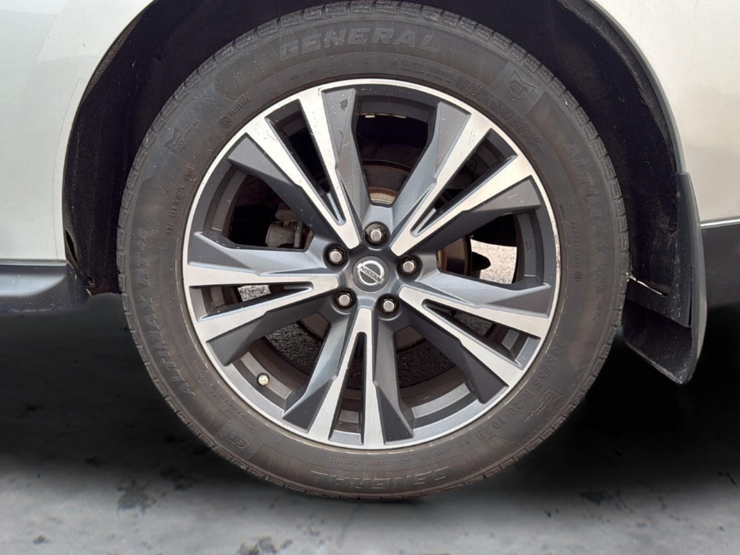 2017 Nissan Pathfinder Platinum