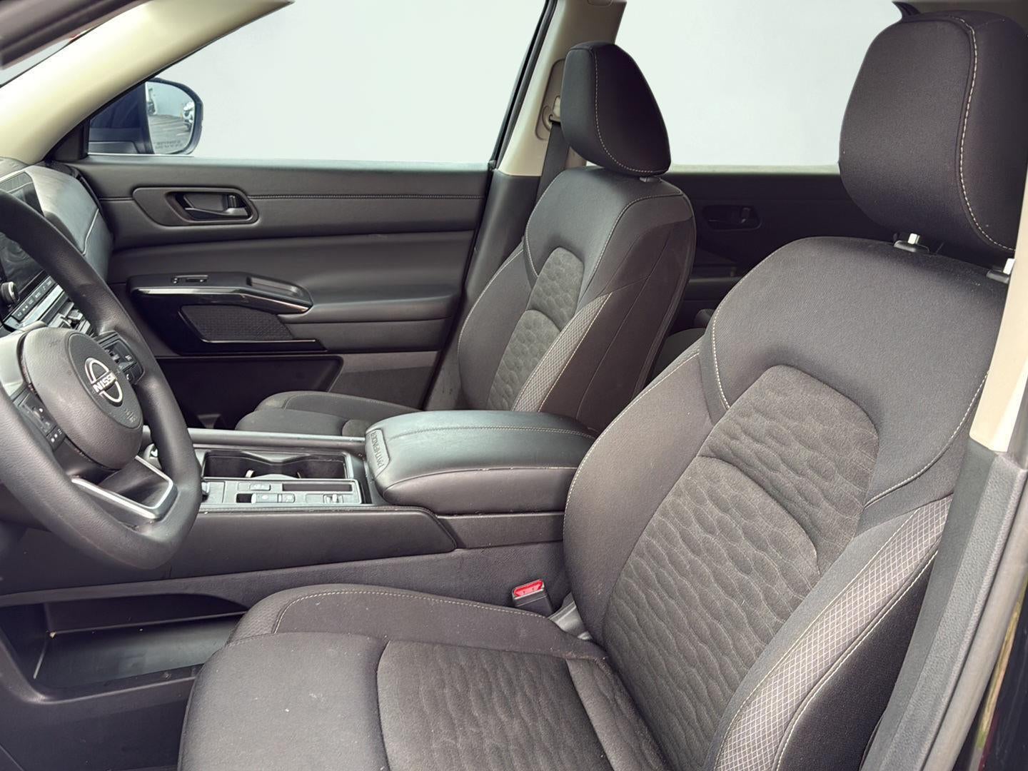 2025 Nissan Pathfinder S