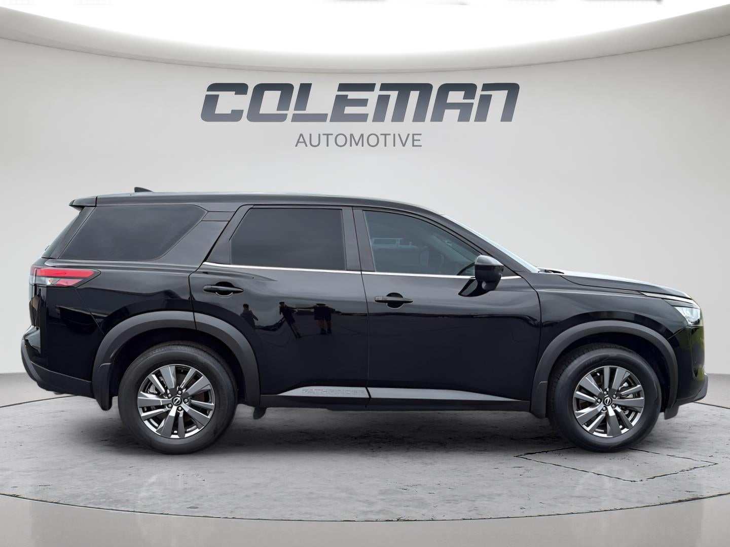 2025 Nissan Pathfinder S