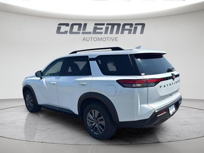 2025 Nissan Pathfinder SV