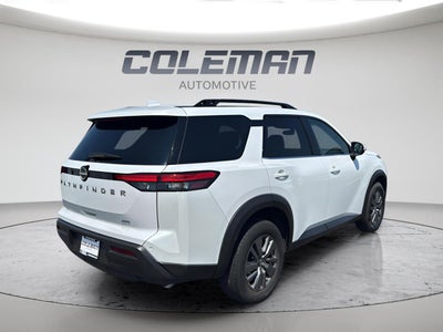 2025 Nissan Pathfinder SV
