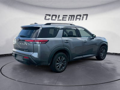 2024 Nissan Pathfinder SV