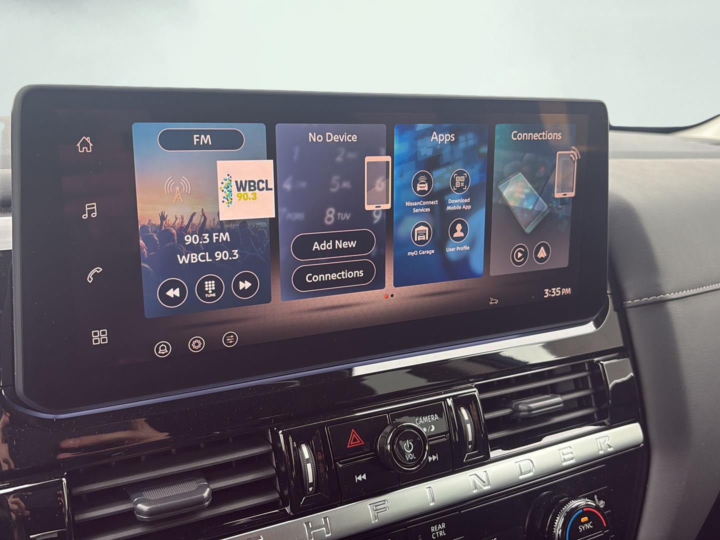 2026 Nissan Pathfinder SV