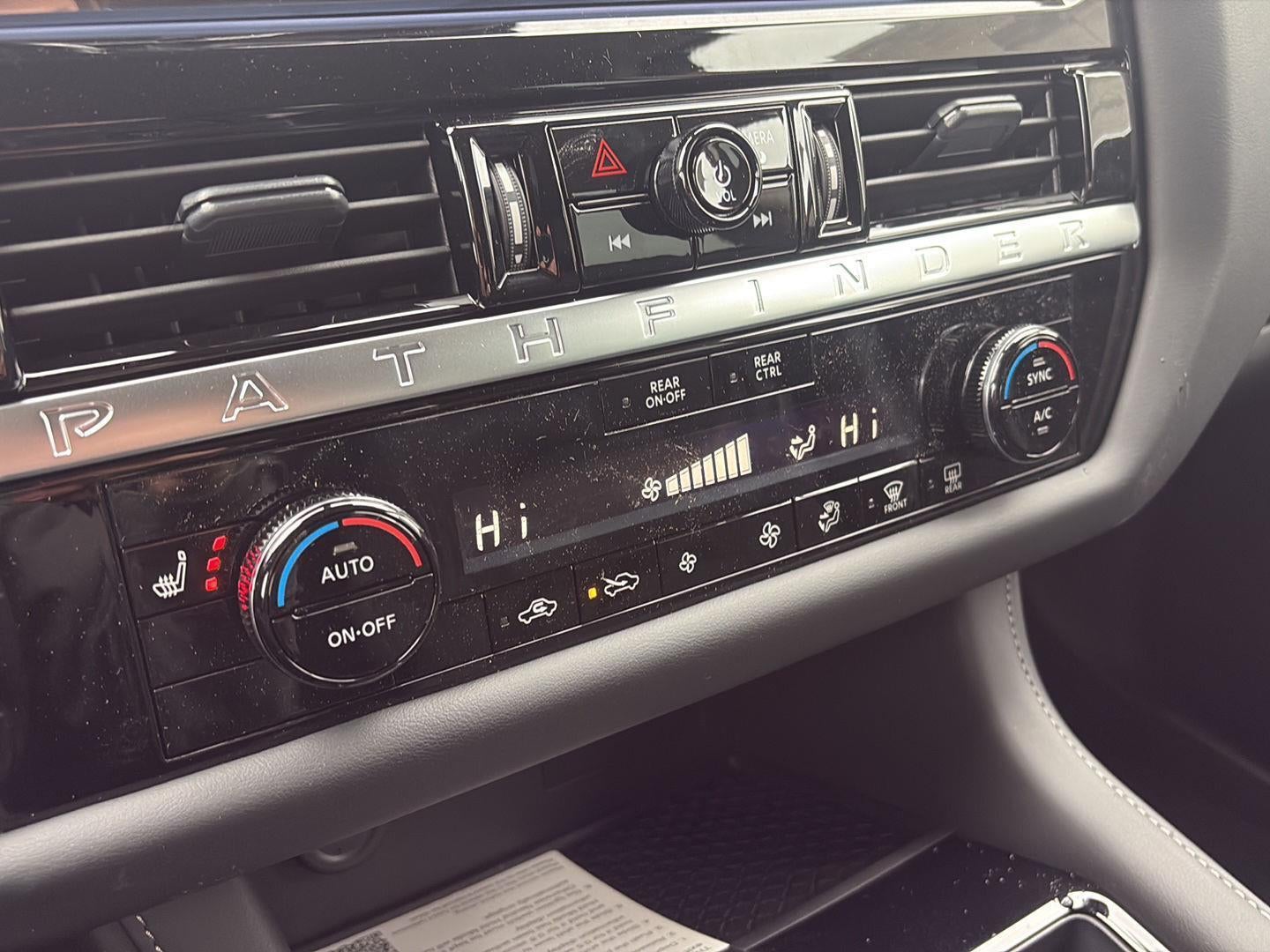 2026 Nissan Pathfinder SV