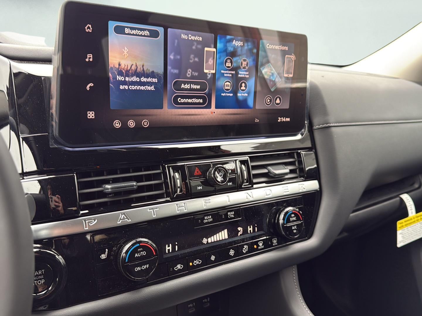 2026 Nissan Pathfinder SV