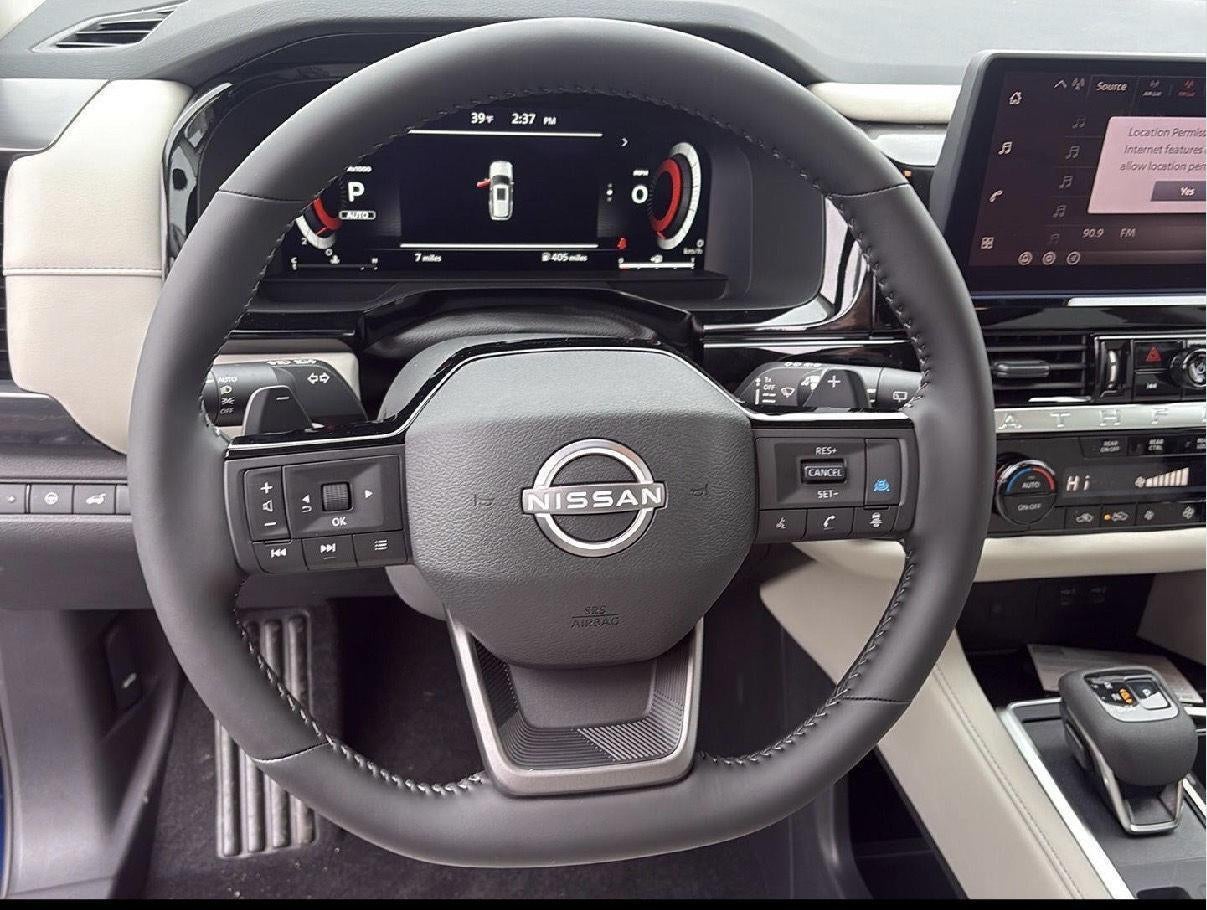 2026 Nissan Pathfinder SV