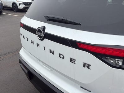 2026 Nissan Pathfinder SV