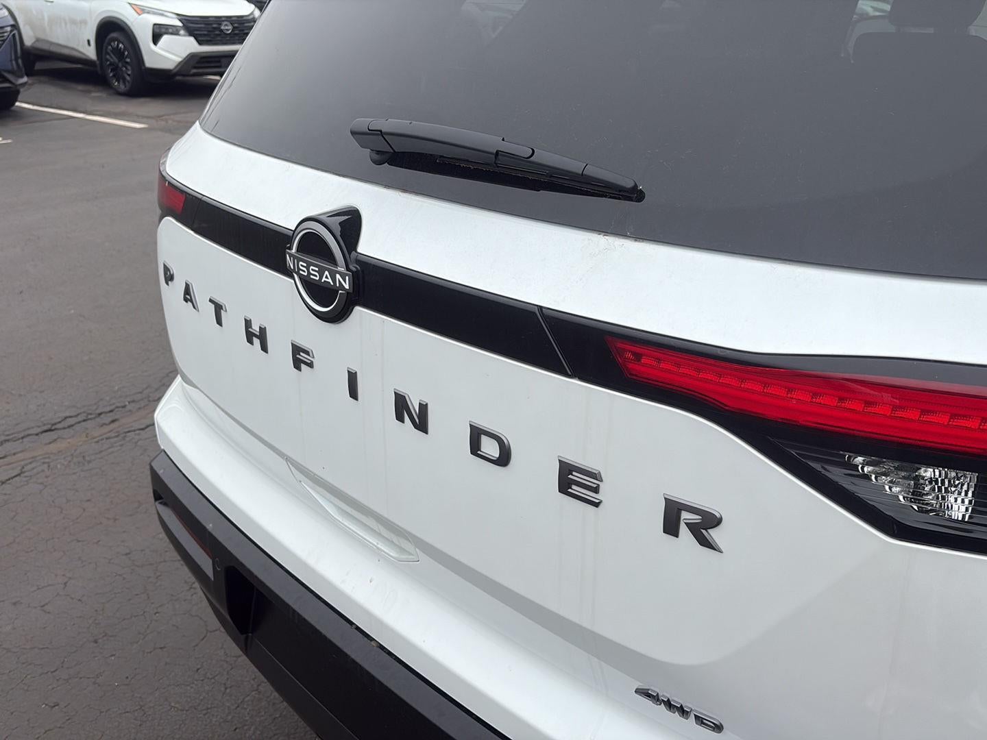 2026 Nissan Pathfinder SV