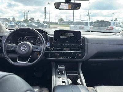 2024 Nissan Pathfinder SL