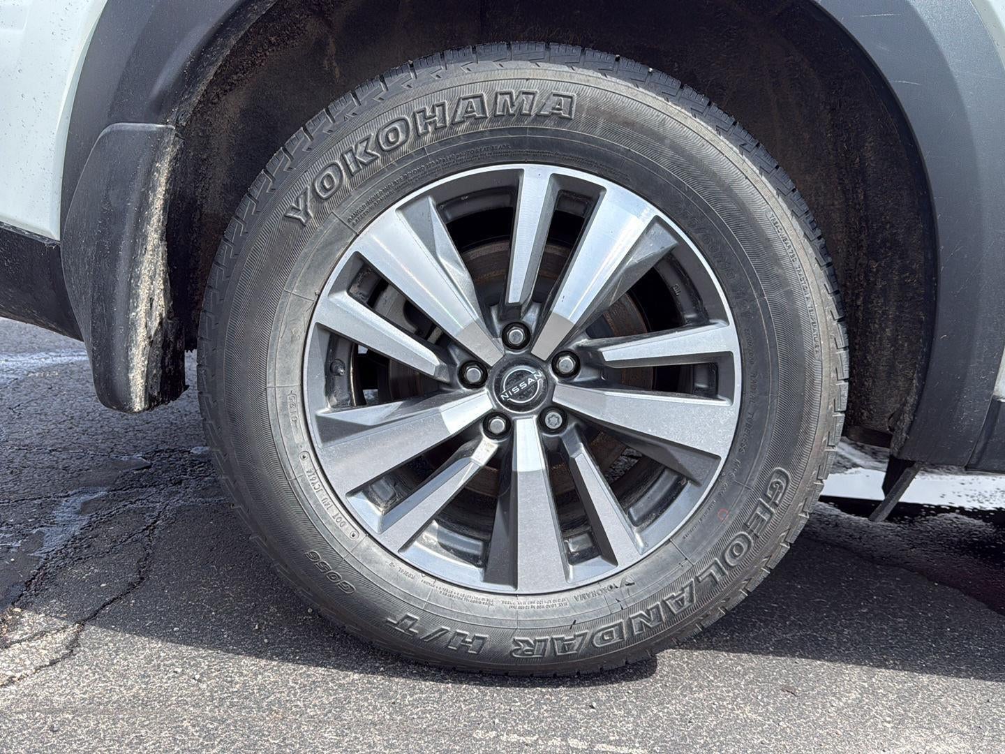 2024 Nissan Pathfinder SL