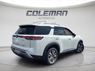 2024 Nissan Pathfinder SL