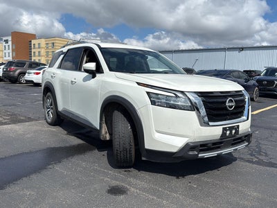 2024 Nissan Pathfinder SL