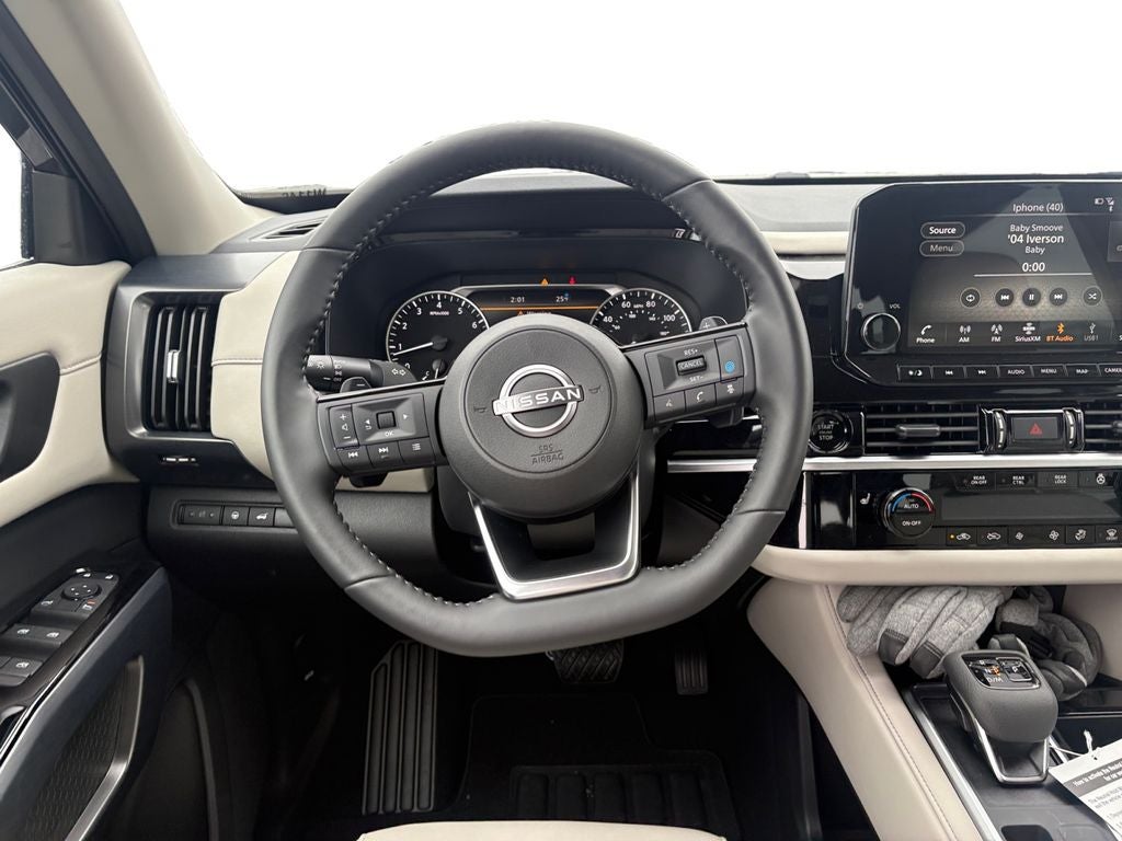 2025 Nissan Pathfinder SL