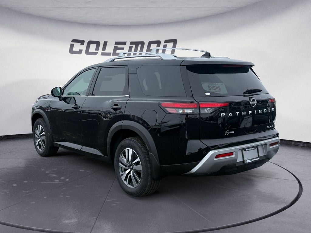 2025 Nissan Pathfinder SL