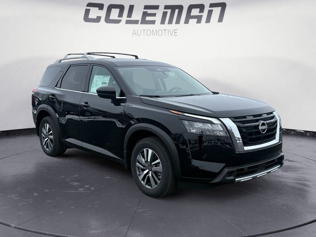 2025 Nissan Pathfinder SL