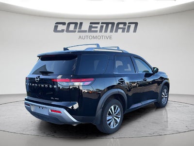 2025 Nissan Pathfinder SL