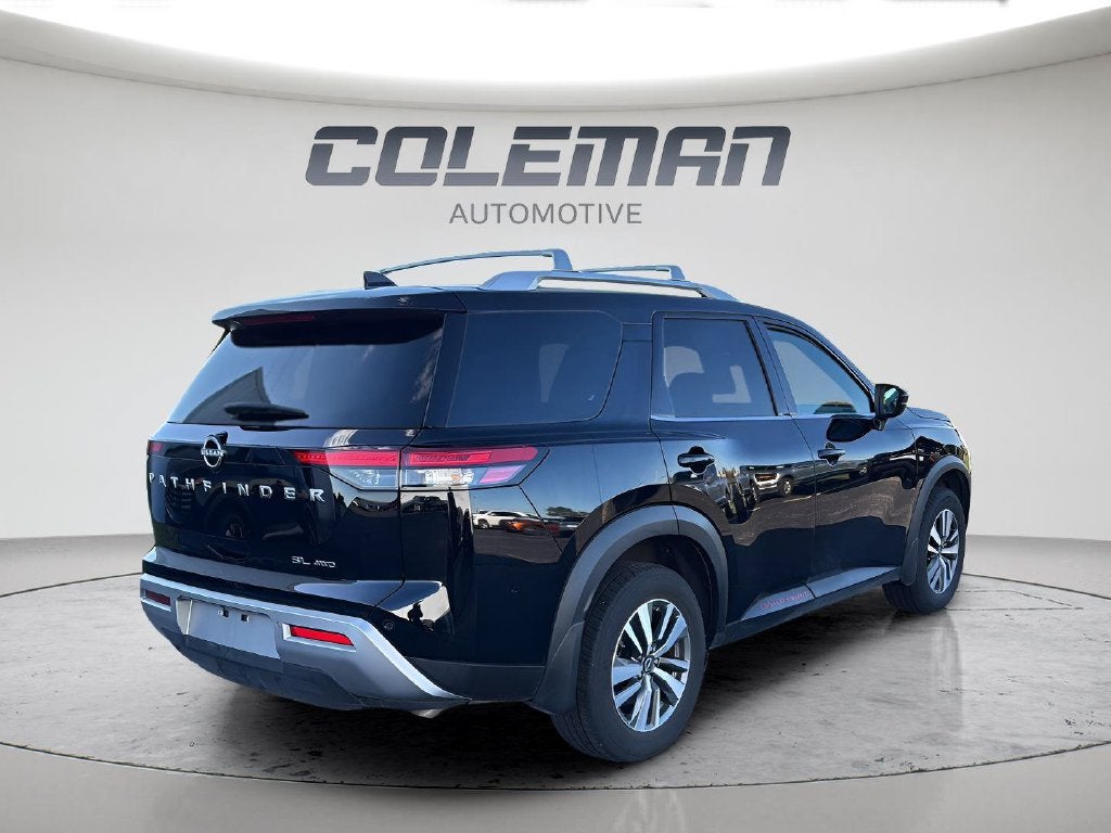 2025 Nissan Pathfinder SL