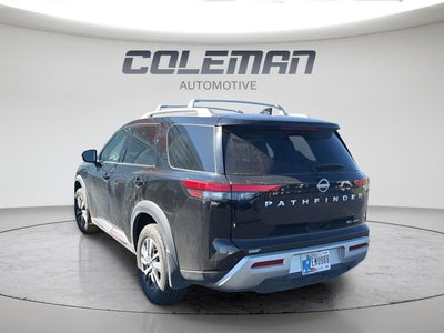 2025 Nissan Pathfinder SL