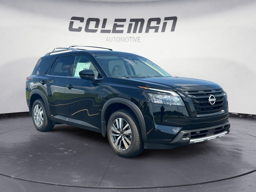 2025 Nissan Pathfinder SL