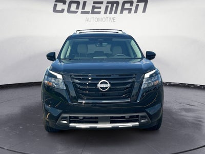 2025 Nissan Pathfinder SL