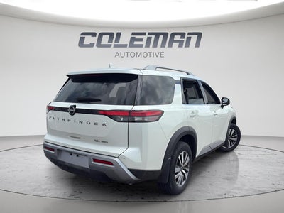 2022 Nissan Pathfinder SL